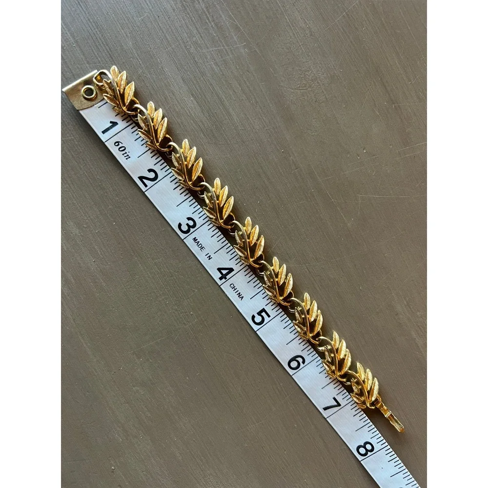 Napier Leaf Bracelet 7.5